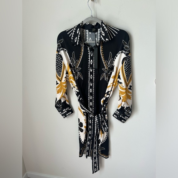 House of Harlow 1960 Dresses & Skirts - Black cream tropical Long Sleeve button up Mini Dress
